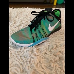Nike Free TR6 Running Shoes